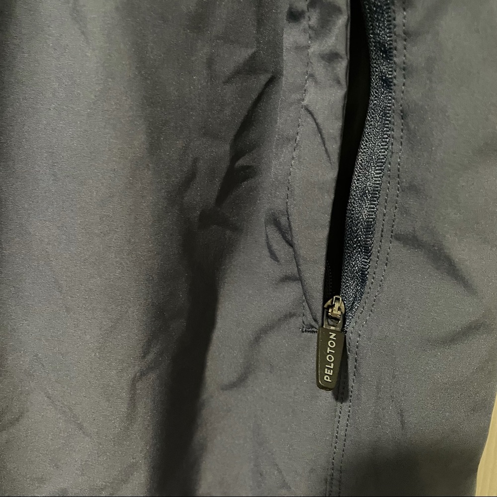 Reposh Mens Peloton cycling shorts XL thought they were women's-never worn - Picture 4 of 9